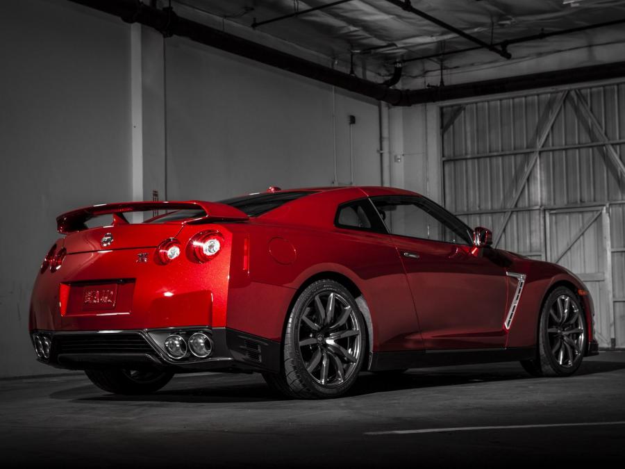  Nissan GT-R 2014 года  (US) (фото 4 из 7)